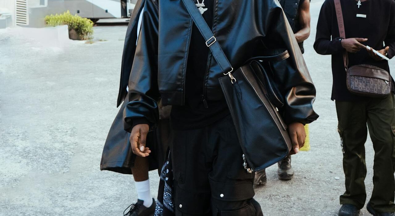 Er du til streetwear? Se nærmere på Carhartt jeans hos ToldYouSo